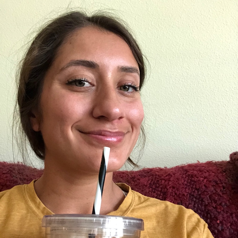 Meet your Posher, Alejandra